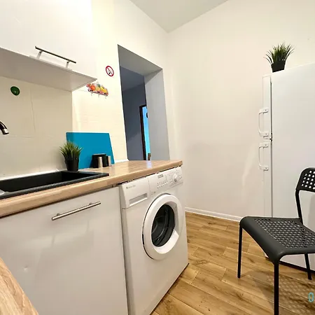 Colourful - 10 Minutes To Old Town & Seaside Homestay
